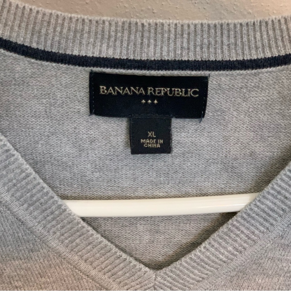 Men’s XL Banana Republic V-neck Gray Sweater